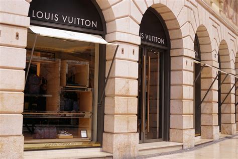 come riconoscere un falso louis vuitton|false louis vuitton lv.